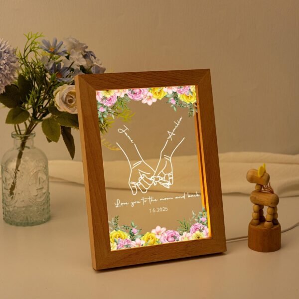 Plaque Personnalisée pour Couples avec Cadre – Mains & Noms – Image 3